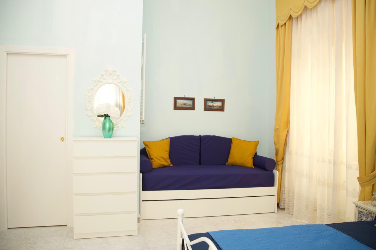 La Terrazza Di Dante Bed & Breakfast Napoli Bagian luar foto
