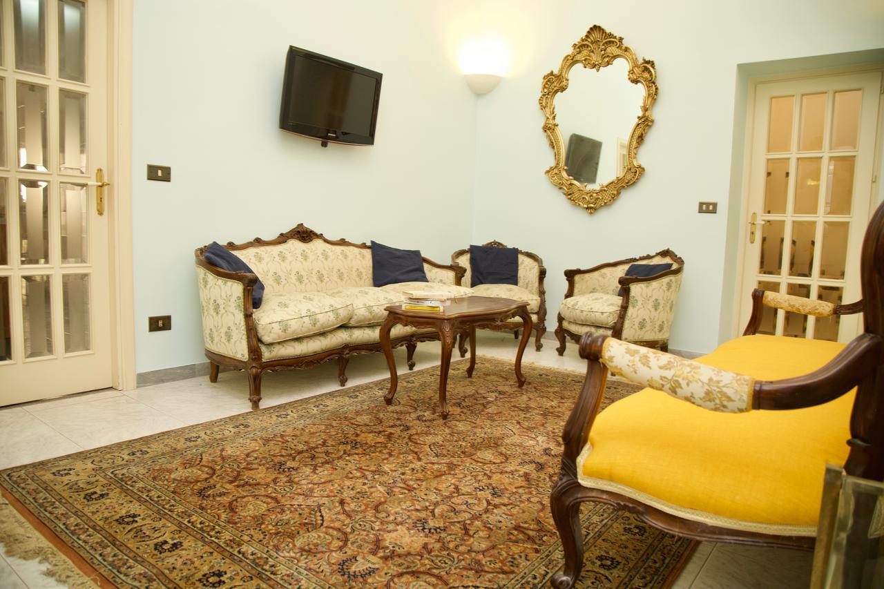 La Terrazza Di Dante Bed & Breakfast Napoli Bagian luar foto