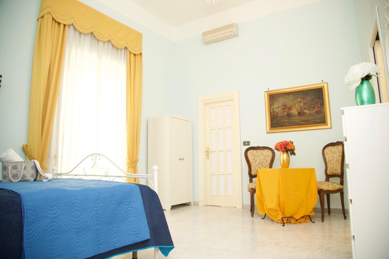 La Terrazza Di Dante Bed & Breakfast Napoli Bagian luar foto