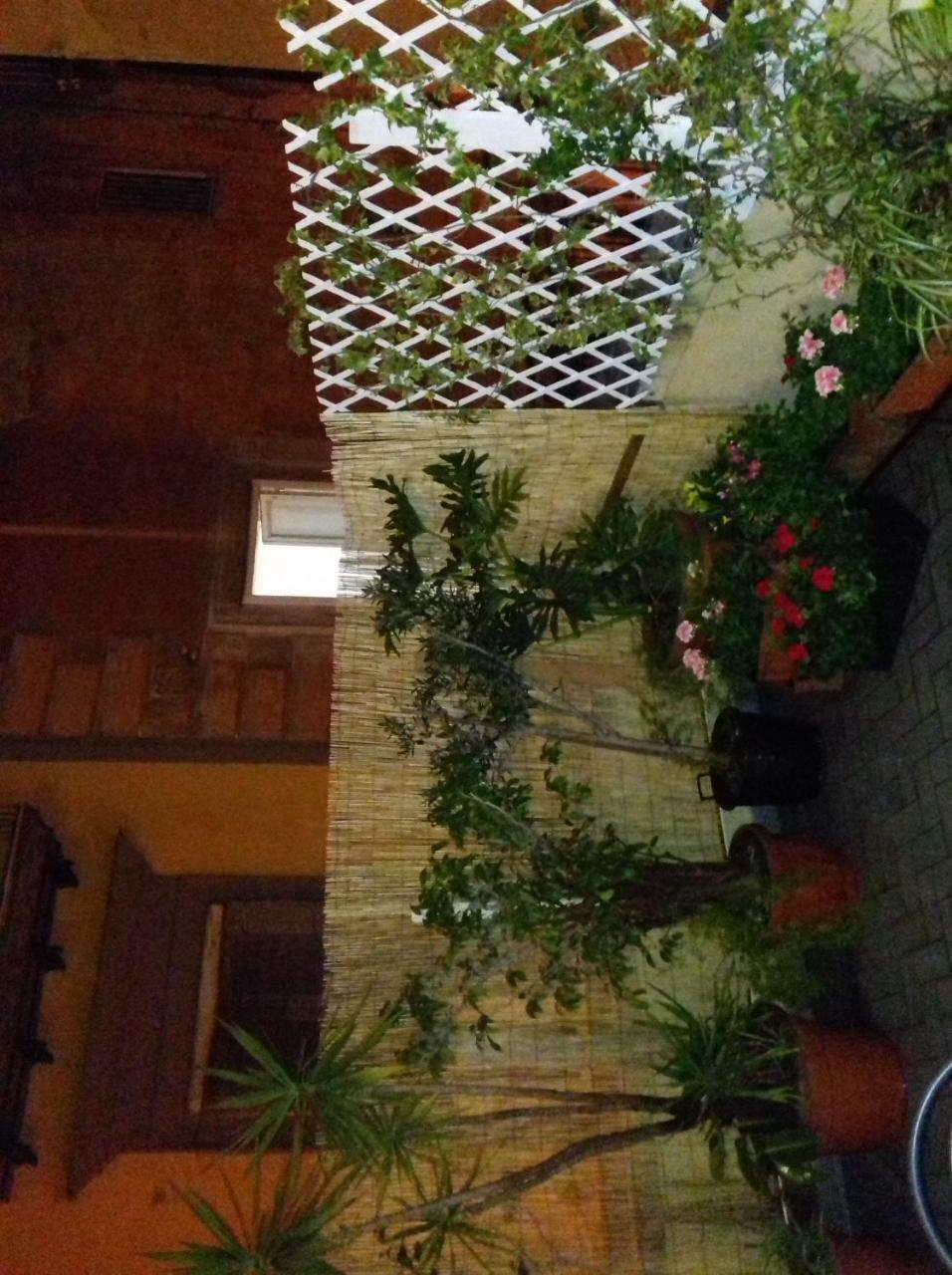 La Terrazza Di Dante Bed & Breakfast Napoli Bagian luar foto
