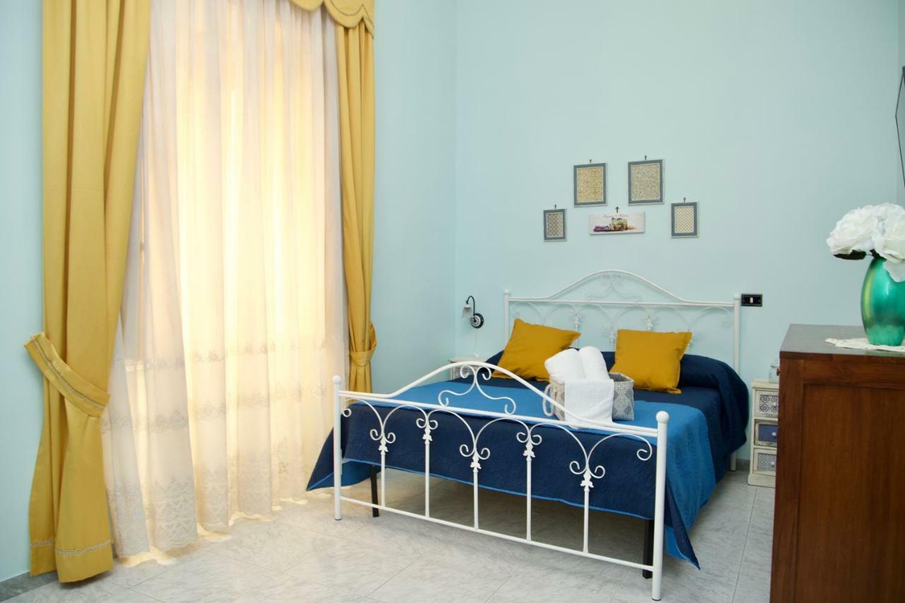 La Terrazza Di Dante Bed & Breakfast Napoli Bagian luar foto