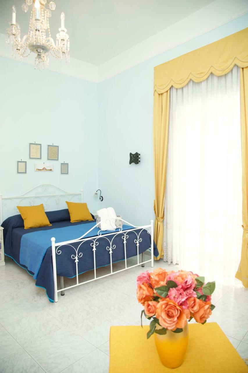 La Terrazza Di Dante Bed & Breakfast Napoli Bagian luar foto